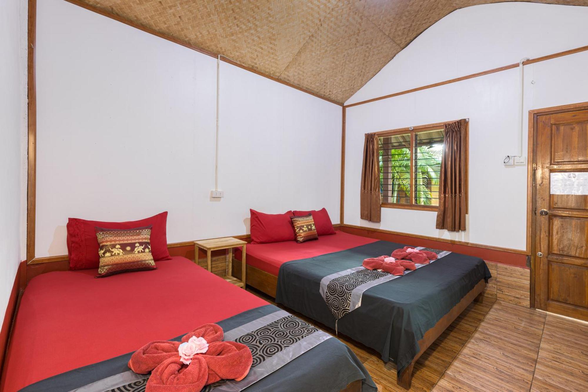 Family Song Koh Lipe Hotel Exterior photo
