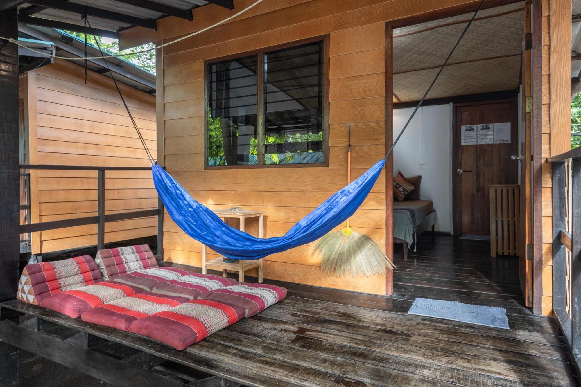 Family Song Koh Lipe Hotel Exterior photo