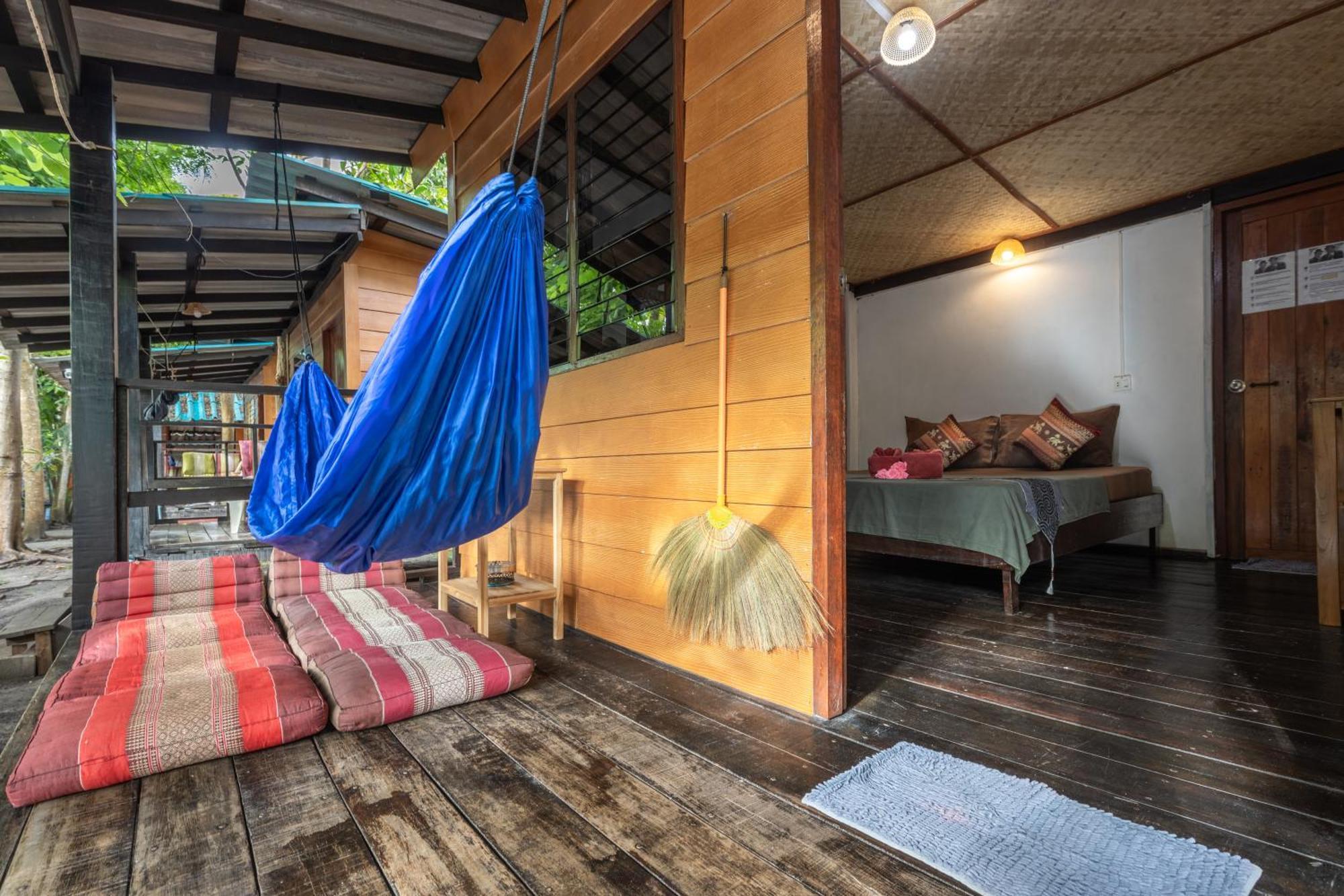 Family Song Koh Lipe Hotel Exterior photo