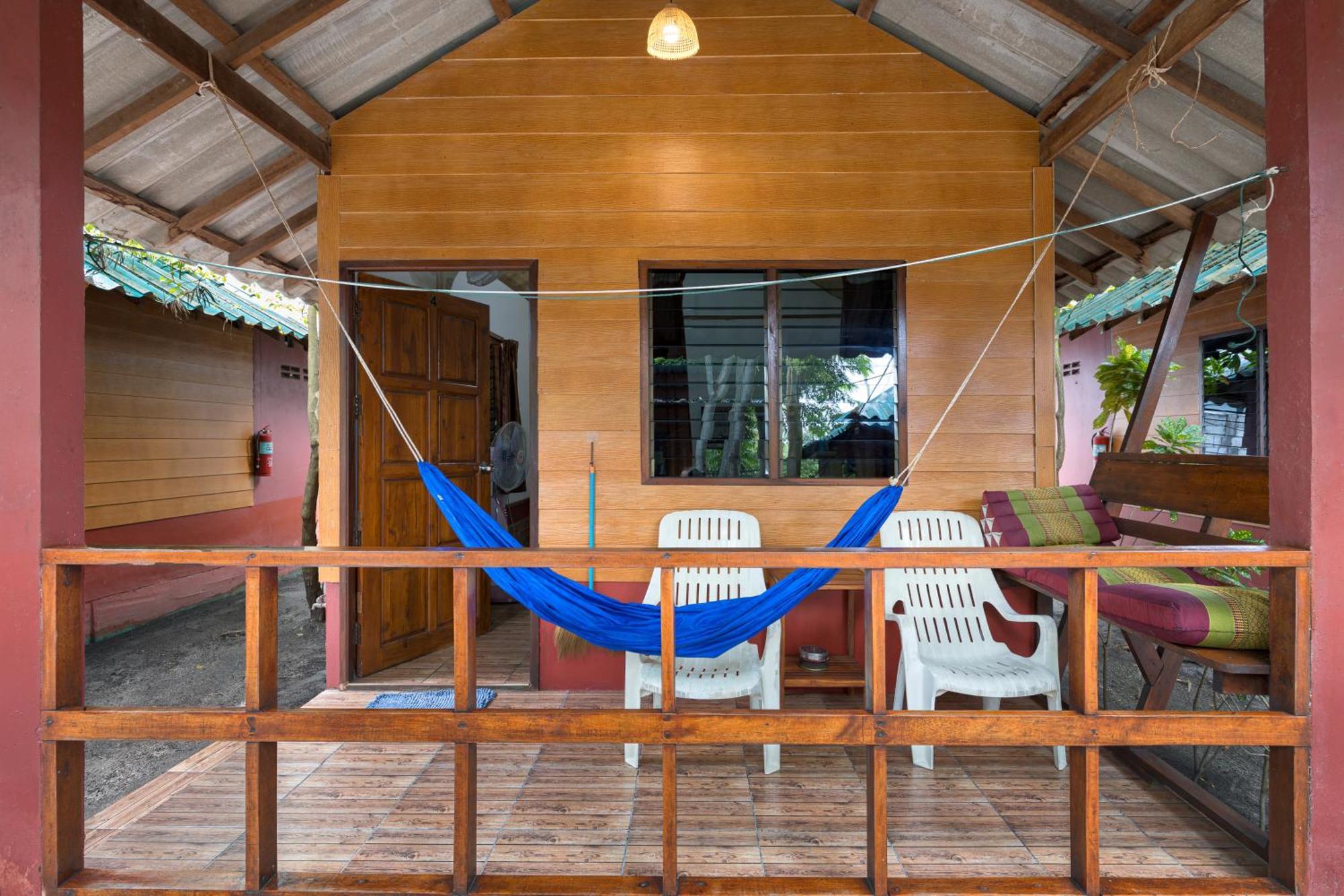 Family Song Koh Lipe Hotel Exterior photo