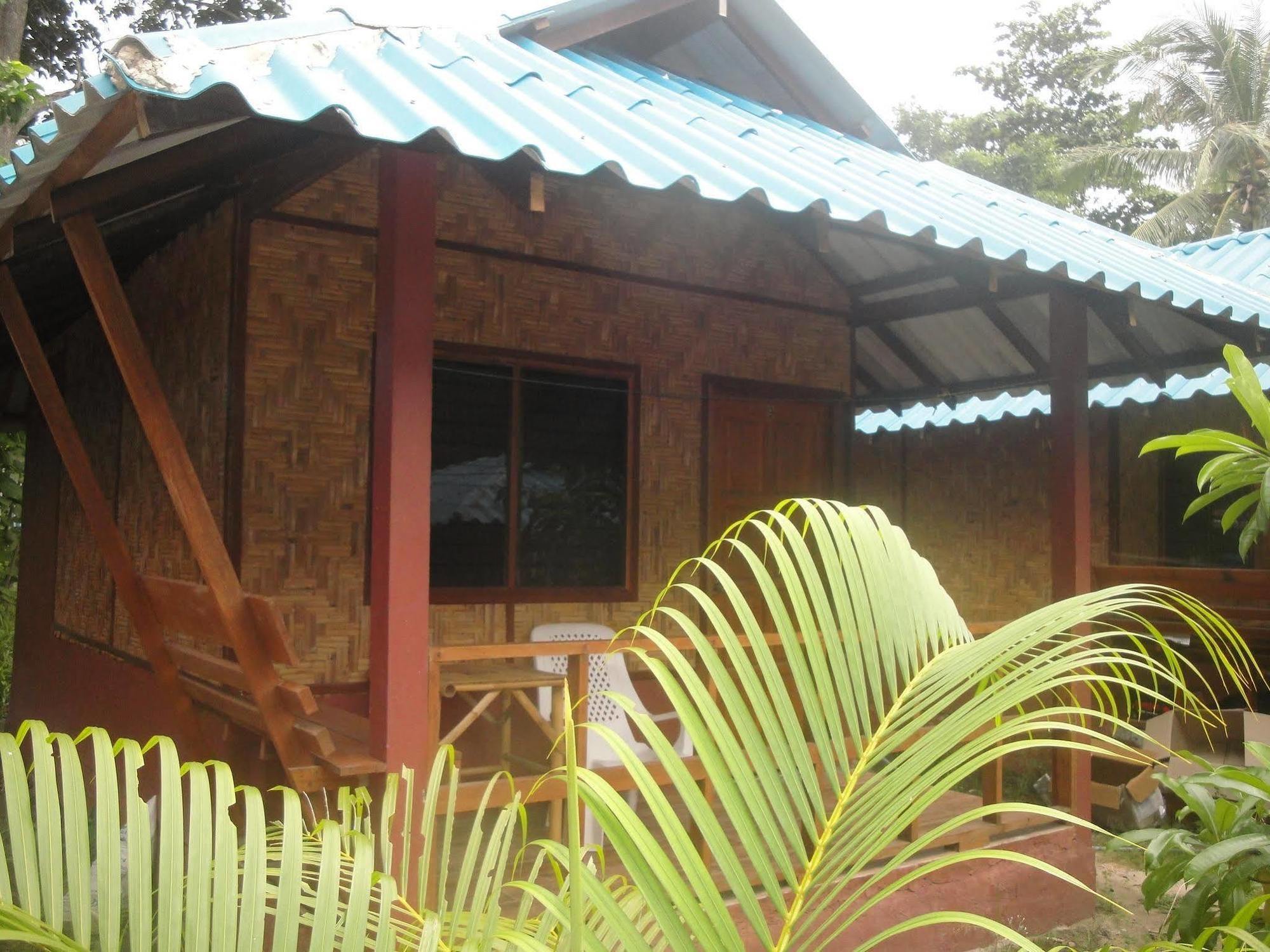 Family Song Koh Lipe Hotel Exterior photo