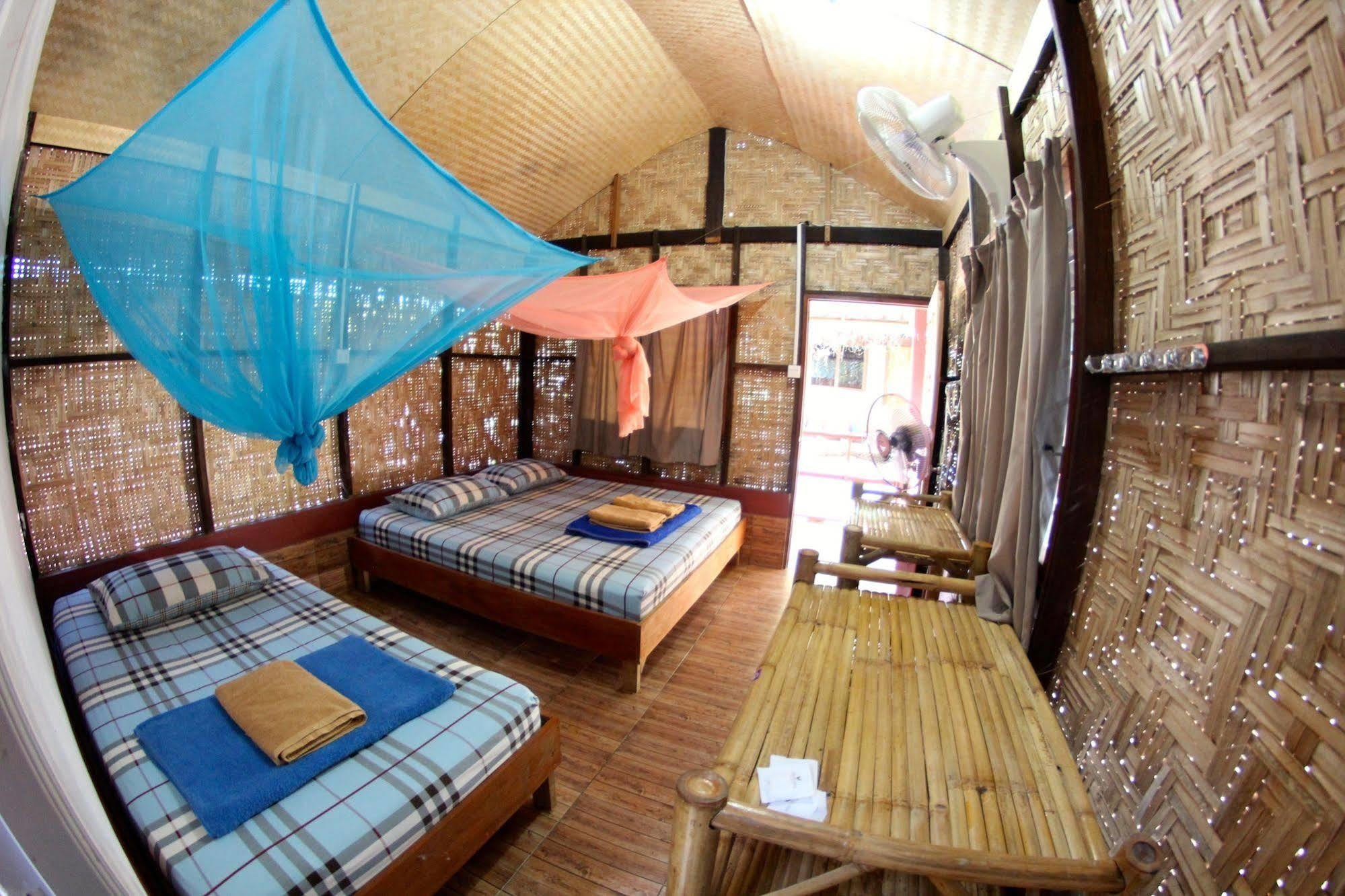 Family Song Koh Lipe Hotel Exterior photo