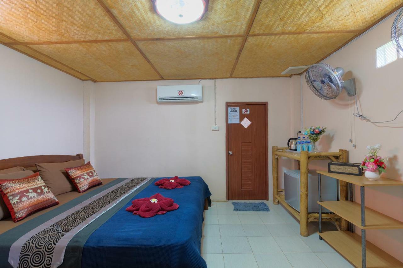 Family Song Koh Lipe Hotel Exterior photo